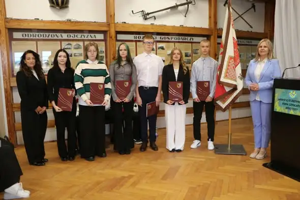 Inauguracja roku szkolnego w Twardogórze: stypendia, życzenia i nowi uczniowie