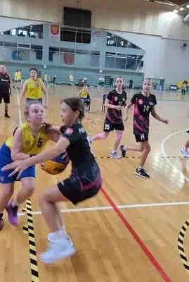 Młode koszykarki z Kielc na VI Olimpiadzie Świętokrzyskiej – bez podium, ale z cennym doświadczeniem