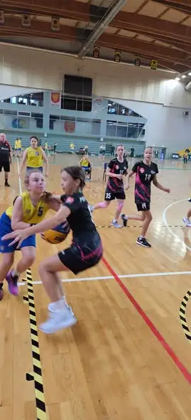 Młode koszykarki z Kielc na VI Olimpiadzie Świętokrzyskiej – bez podium, ale z cennym doświadczeniem