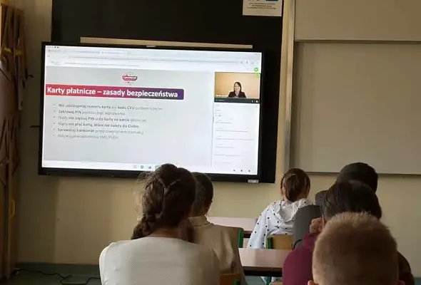 Lekcja o bezpieczeństwie finansowym w klasie 7b