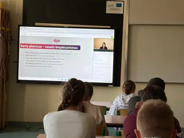 Lekcja o bezpieczeństwie finansowym w klasie 7b