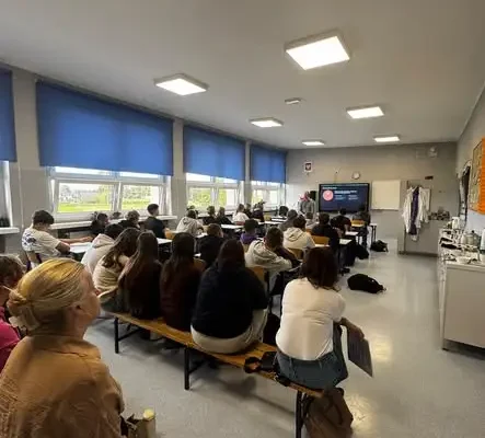 Profilaktyka uzależnień wśród ósmoklasistów – prelekcja w Dziadowej Kłodzie