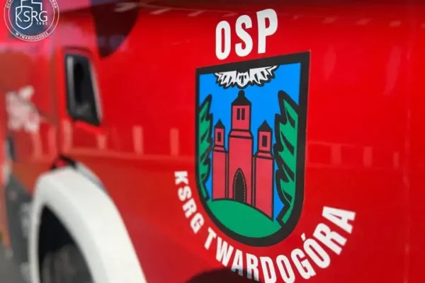 Zwisająca gałąź w Chełstowie — interwencja OSP Twardogóra