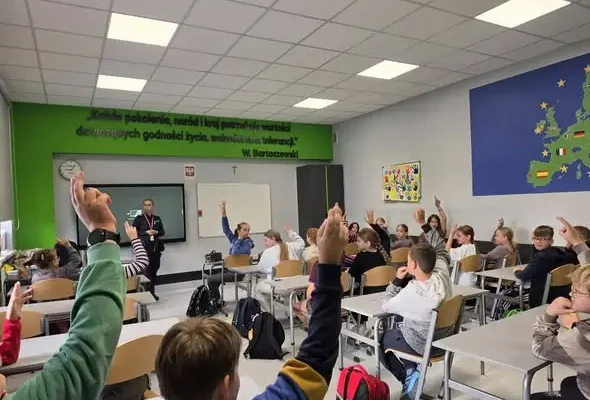 Oleśnica: policjantka uczyła uczniów bezpieczeństwa i szacunku