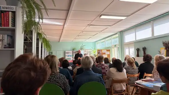 Sycowski Tydzień Seniora zainaugurowany spotkaniem z ks. Wacławem Buryłą