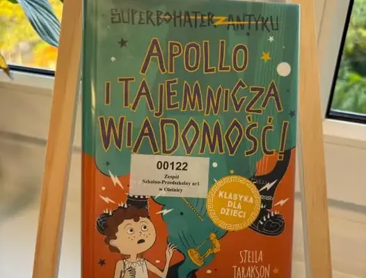 „Apollo i tajemnicza wiadomość” – książka miesiąca w bibliotece szkolnej