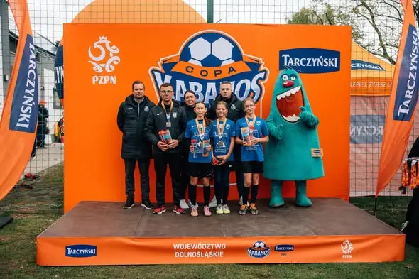 AP Zenit Międzybórz: chłopcy U7 wygrywają turniej Copa Kabanos, dziewczęta U11 z ósmym miejscem