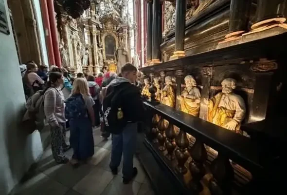 Twardogóra: międzypokoleniowy projekt połączył uczniów i seniorów